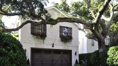 O RD Carriage House 307 Walnut Photo